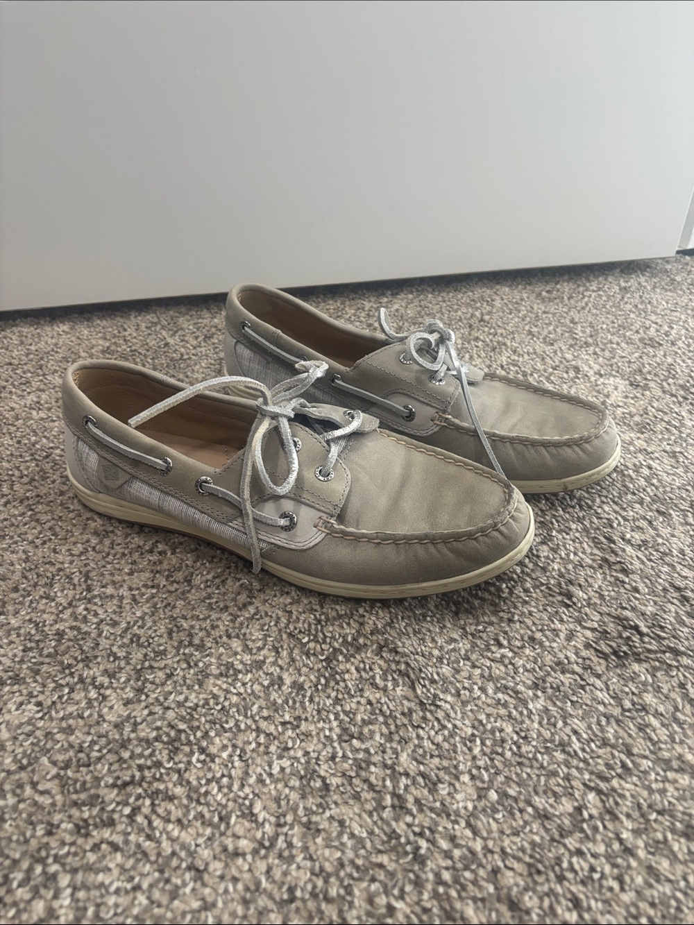 Women’s gray/silver Sperry shoes
